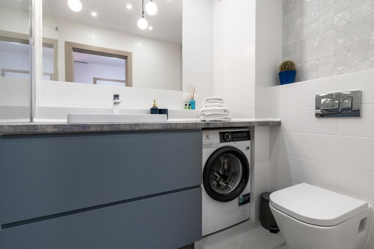 Lotte Apartment - Parking Podziemny, Osiedle Strzezone Gliwice Ngoại thất bức ảnh